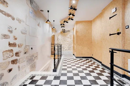 Boutique Damier rent showroom