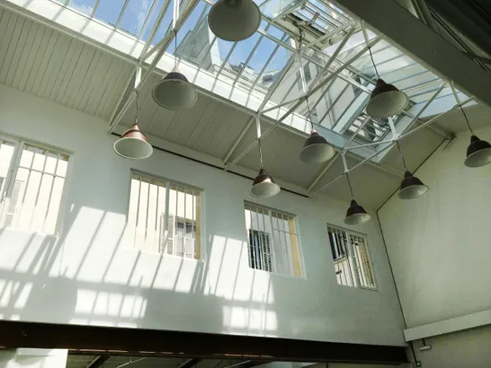Entrepôt R lease showroom