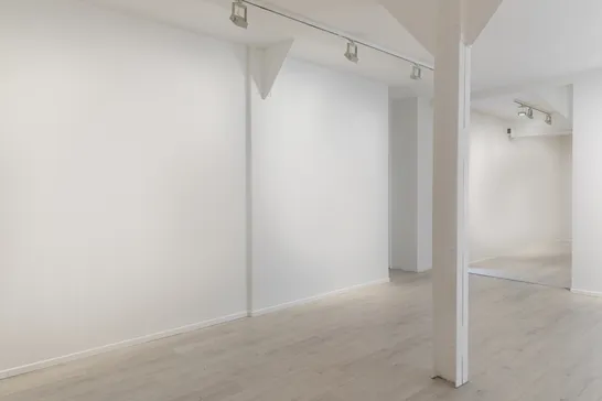null lease showroom