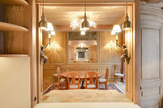 La Demeure Pompadour lease showroom