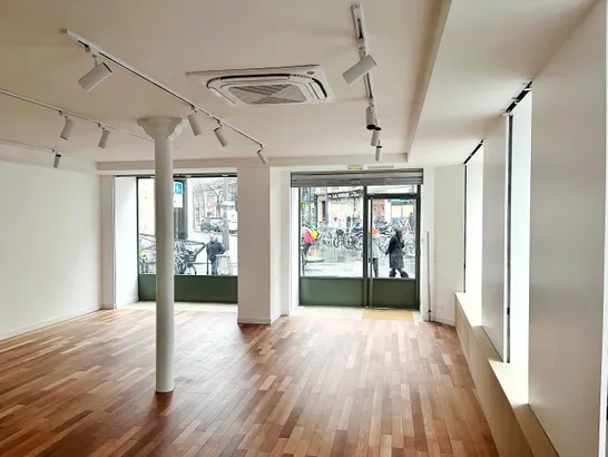 null showroom in Paris