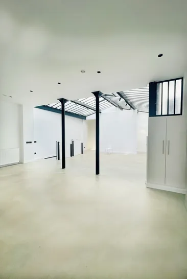 Galerie Anne-Pierre lease showroom