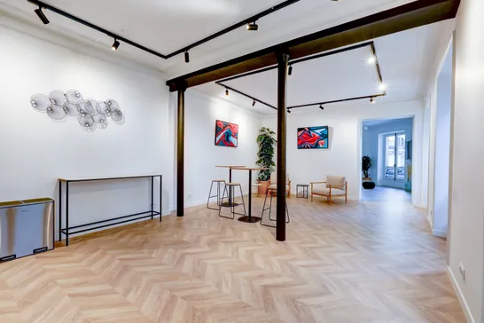 Showroom L2 feeting