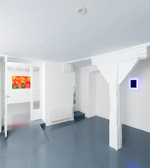 Showroom V feeting