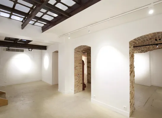 null lease showroom