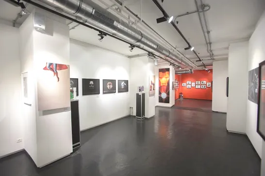 null showroom in Paris
