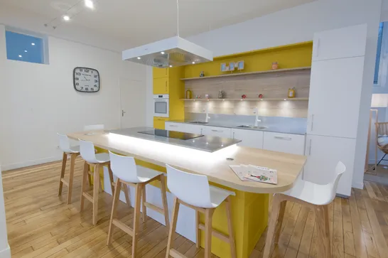 Le Santé rent showroom
