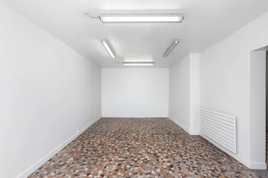 null rent showroom