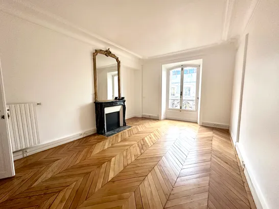 Showroom Haussmann lease showroom