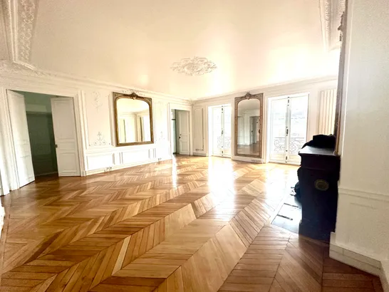 Showroom Haussmann showroom paris
