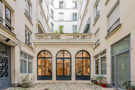 Showroom temple showroom in Paris