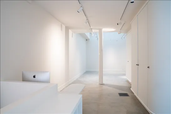 Showroom C lease showroom