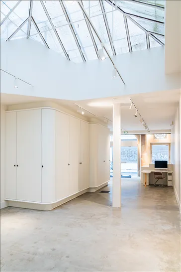 Showroom C showroom paris rent