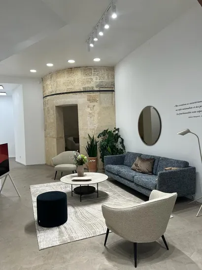 Showroom G feeting