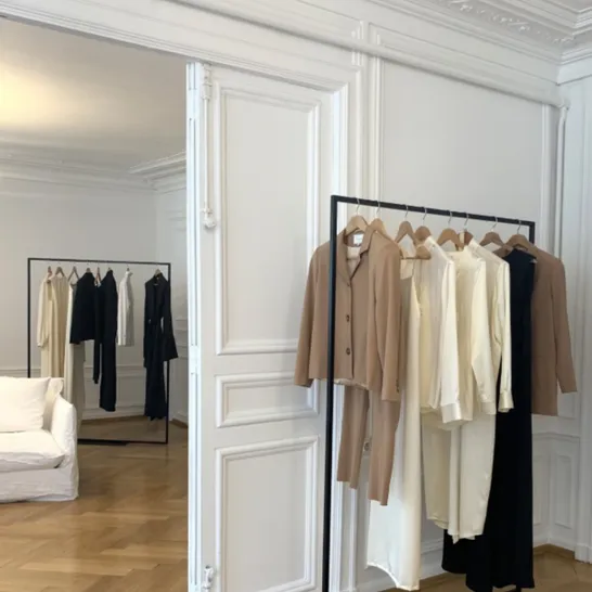 null lease showroom