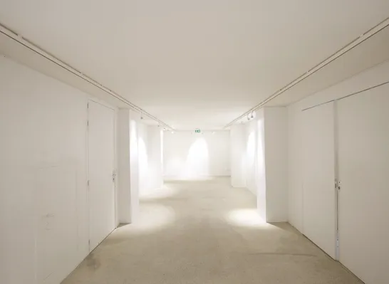 null rent showroom