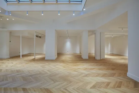 null showroom in Paris