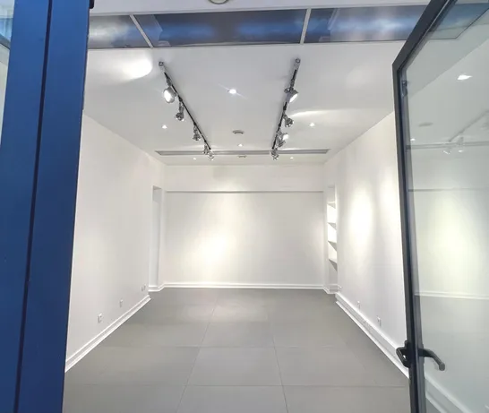 null rent showroom