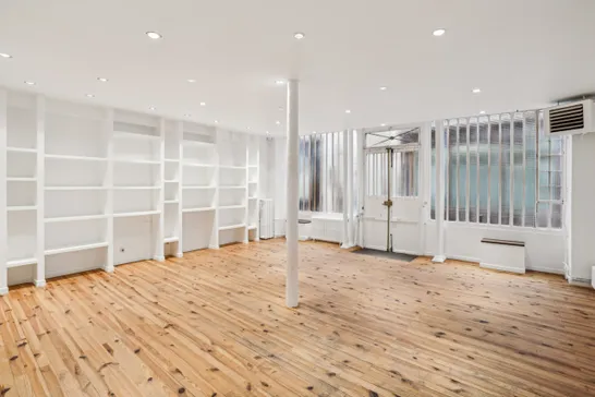 null lease showroom