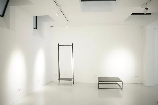 null showroom paris rent