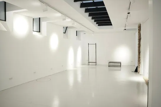 null showroom paris fashionweek rent