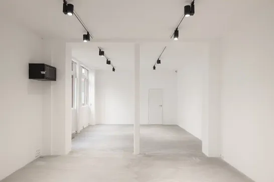 Showroom du Marais T feeting