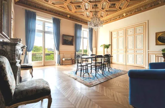 null showroom in Paris